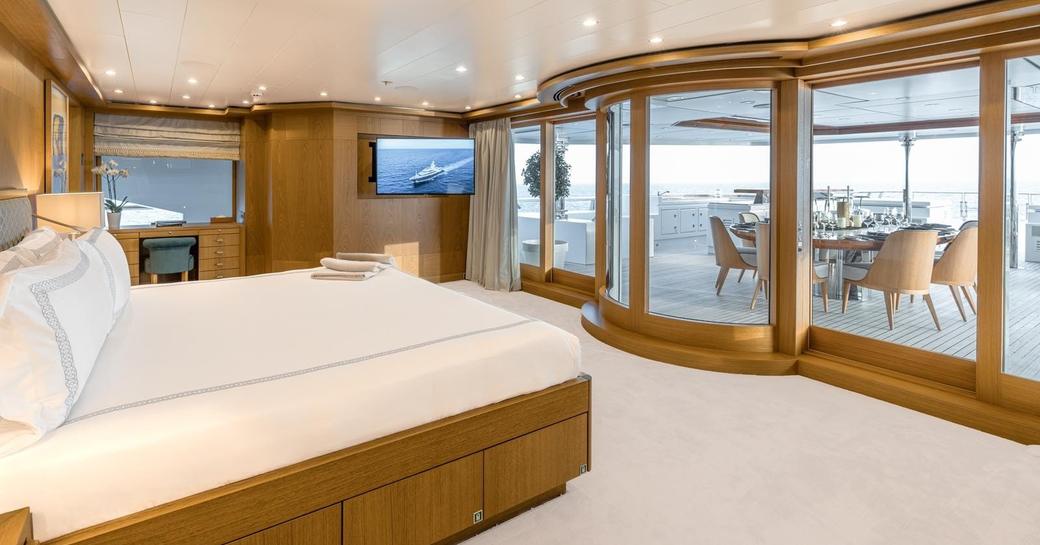 Accommodation onboard charter yacht BATELLO
