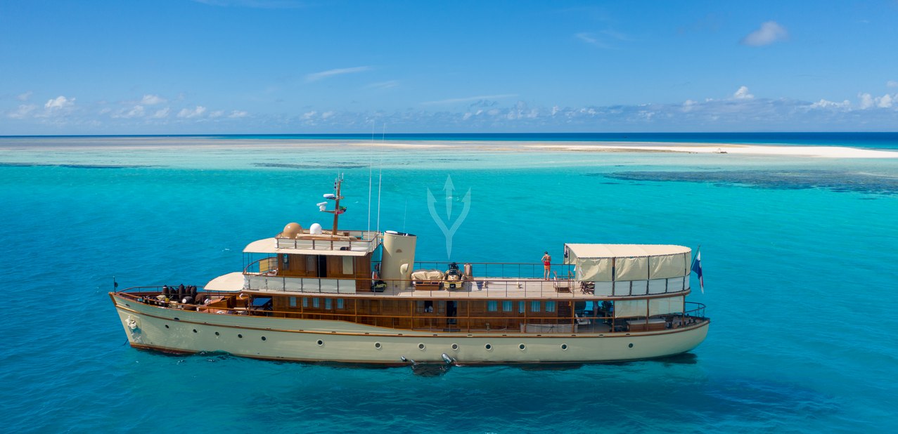 Over the Rainbow of London Charter Yacht