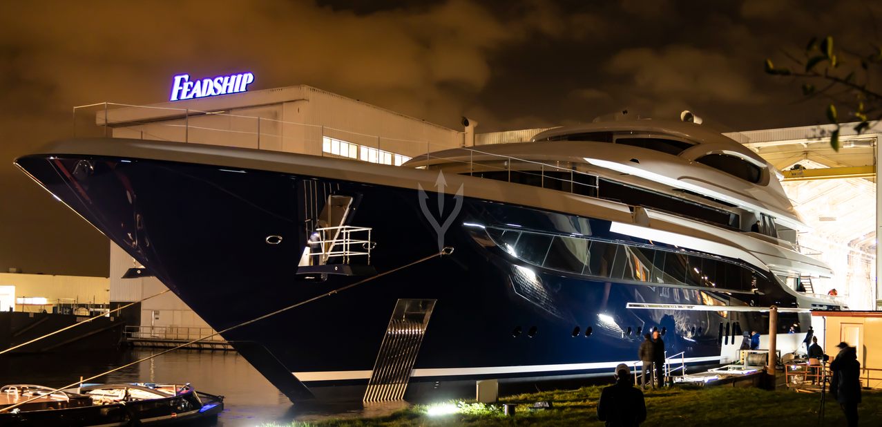 Podium Charter Yacht