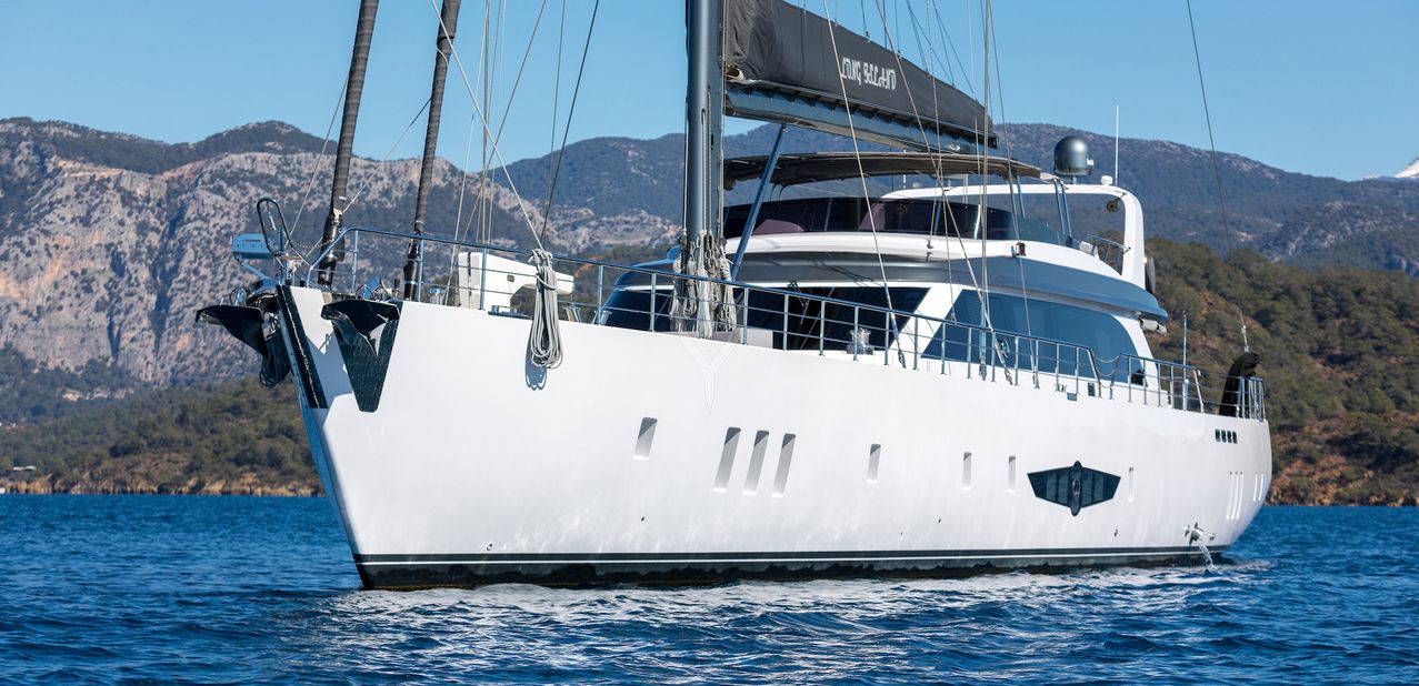 Long Island Charter Yacht