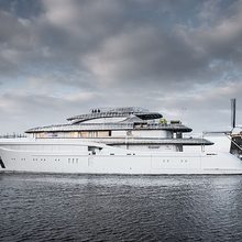 Podium Yacht 