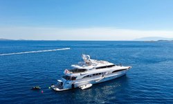Lady G II yacht charter 