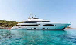 Tirea yacht charter 