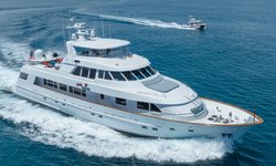 Gale Winds yacht charter 