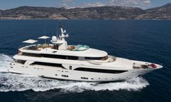 Hana yacht charter 