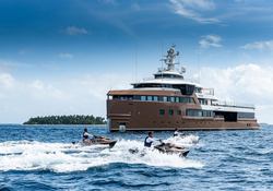 La Datcha yacht charter