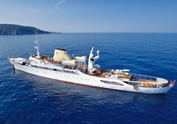 Christina O yacht charter