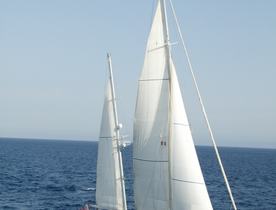 VOLADOR Charter Yacht Offers Last Minute Deal