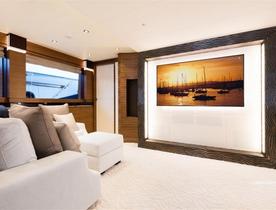 Motor Yacht 'Silver Wind' Becomes Available for Charter