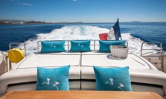 Froggy yacht charter Sunseeker Motor Yacht