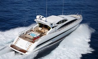 O yacht charter Overmarine Motor Yacht