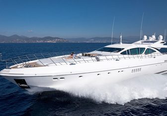 Beachouse Yacht Charter in Saint Martin