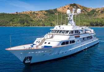 Maverick Yacht Charter in Acklins & Crooked Island
