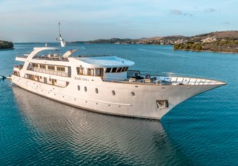 Karizma Yacht Charter in Šolta