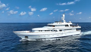 Cheetah Moon charter yacht