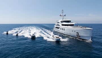 Soundwave charter yacht