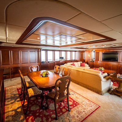 Nomad Yacht 11
