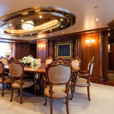 Apogee Yacht 14