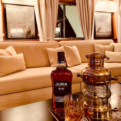 Jura II Yacht 12