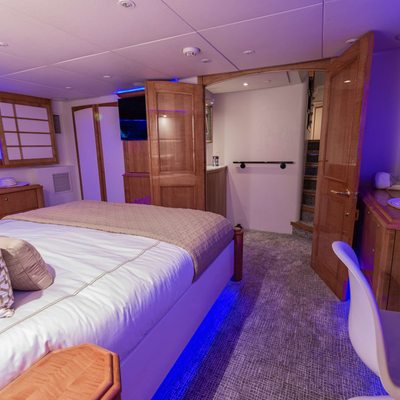Rogue Yacht 14