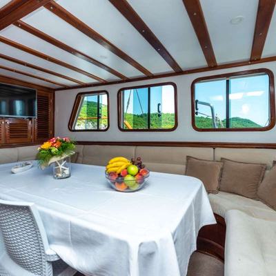 Sirena Yacht 11
