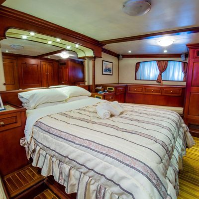 Blue Dream Yacht 14
