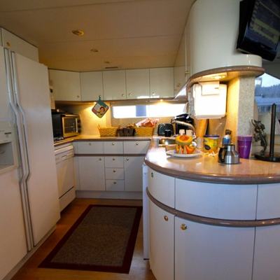 Companinship Yacht 13