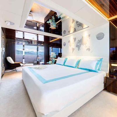 Pearl Yacht 14