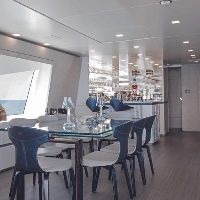 'H Yacht 14