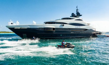 Explore the Bahamas onboard 55m superyacht charter LADY JJ