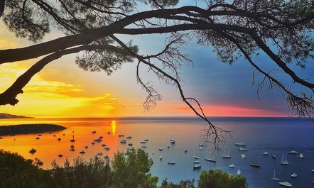 Best At-Anchor Photos LIVE: Monaco Yacht Show 2017
