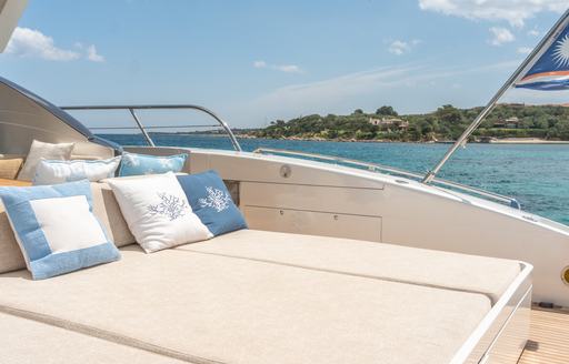 Charter yacht SMILE sunpads