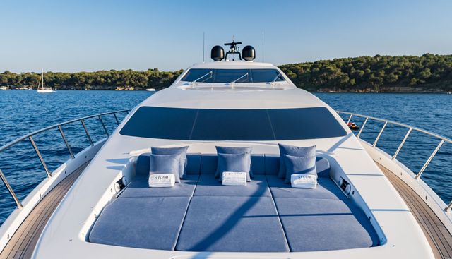 Storm Yacht 2