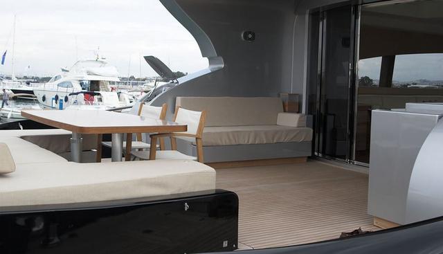El Disparo Yacht 3